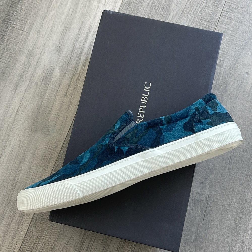 Slip-ons - Picture 3 of 5
